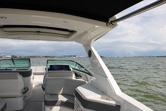 Sea Ray SLX 310 Outboard 9 2027 Sea Ray SLX 310 Outboard 10
