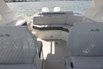Sea Ray SLX 310 Outboard 12 2027 Sea Ray SLX 310 Outboard 13