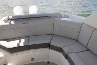 Sea Ray SLX 310 Outboard 22 2027 Sea Ray SLX 310 Outboard 23