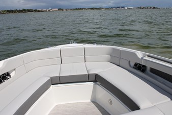 Sea Ray SLX 310 Outboard 39 2027 Sea Ray SLX 310 Outboard 40