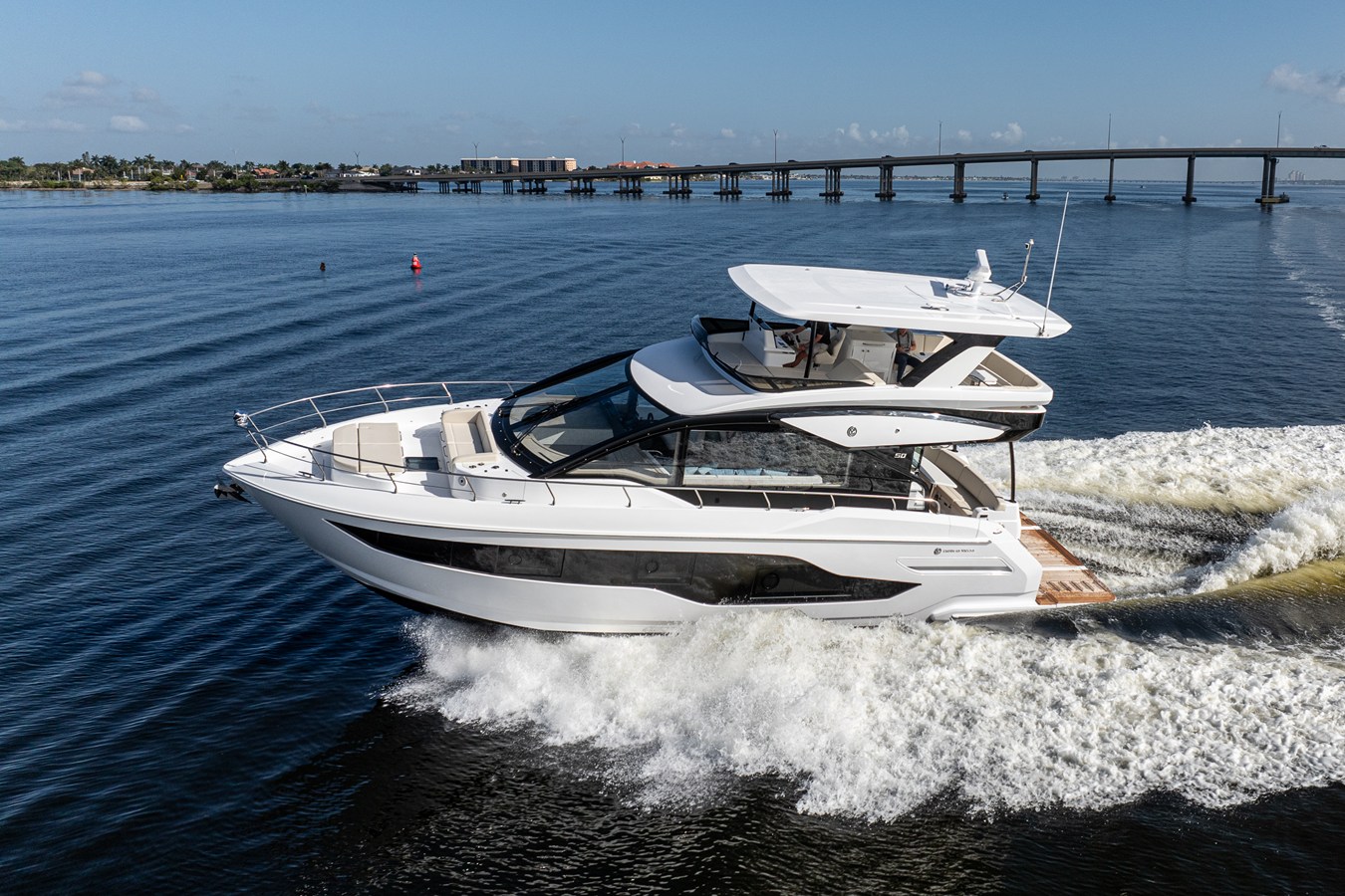 2026 Cruisers Yachts 50 FLY 4