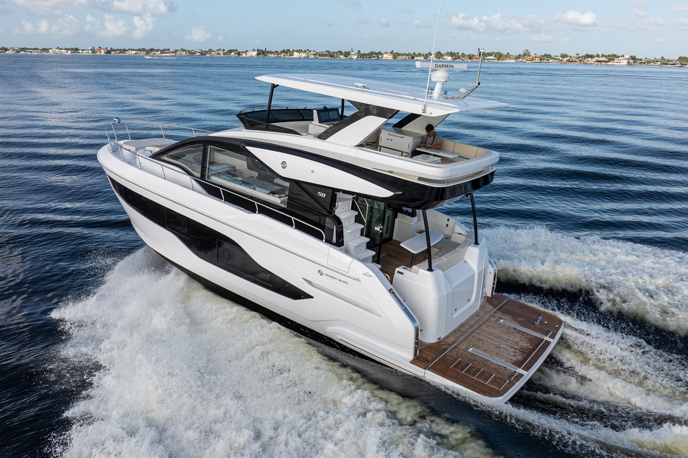 2026 Cruisers Yachts 50 FLY 5