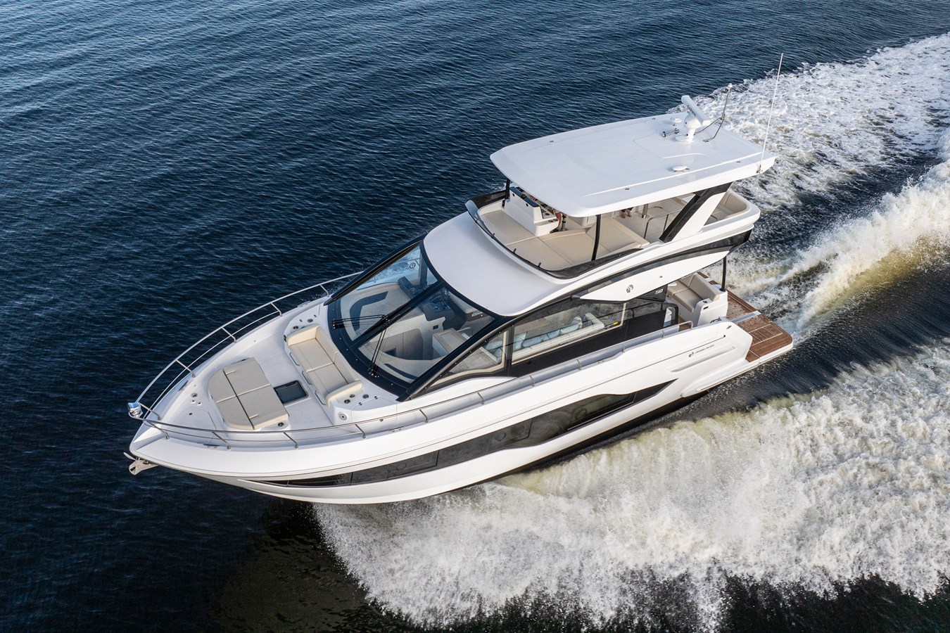2026 Cruisers Yachts 50 FLY 7