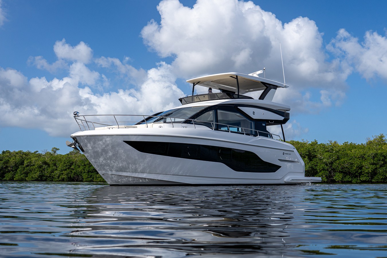 2026 Cruisers Yachts 50 FLY 12