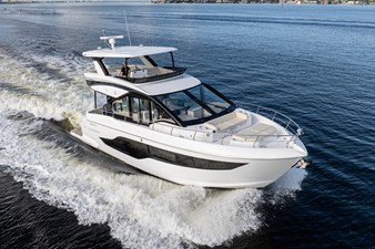 Cruisers Yachts 50 FLY 0 2026 Cruisers Yachts 50 FLY 1