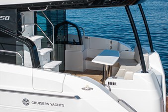 2026 Cruisers Yachts 50 FLY 14