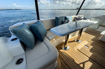 2026 Cruisers Yachts 50 FLY 17