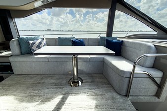 2026 Cruisers Yachts 50 FLY 30
