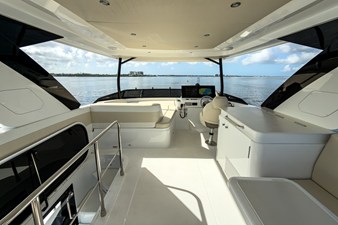 2026 Cruisers Yachts 50 FLY 70