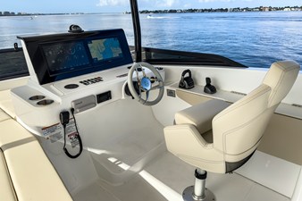 2026 Cruisers Yachts 50 FLY 74