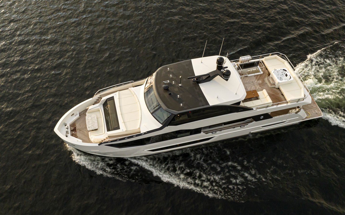 2027 Ocean Alexander 27R 6