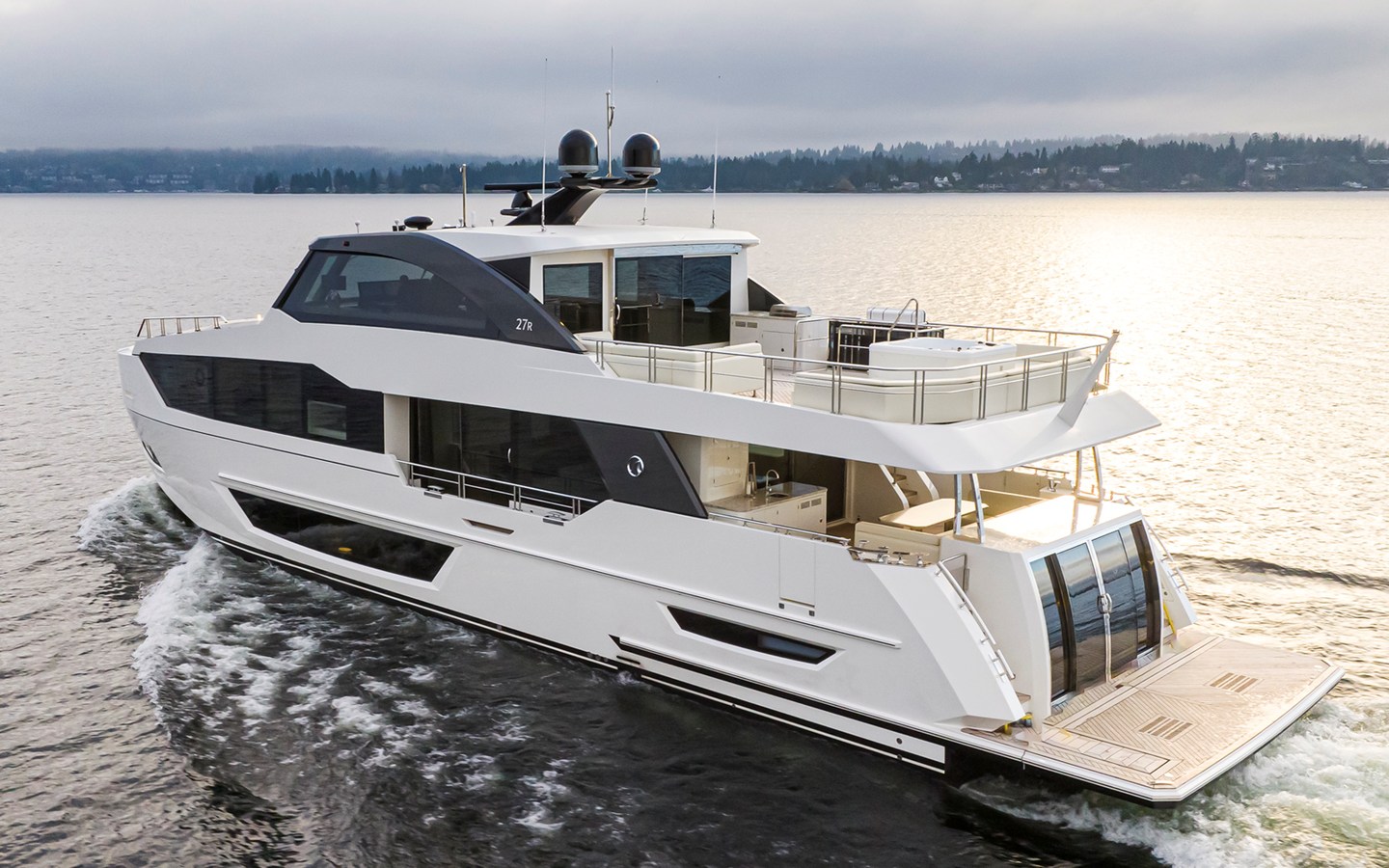 2027 Ocean Alexander 27R 10