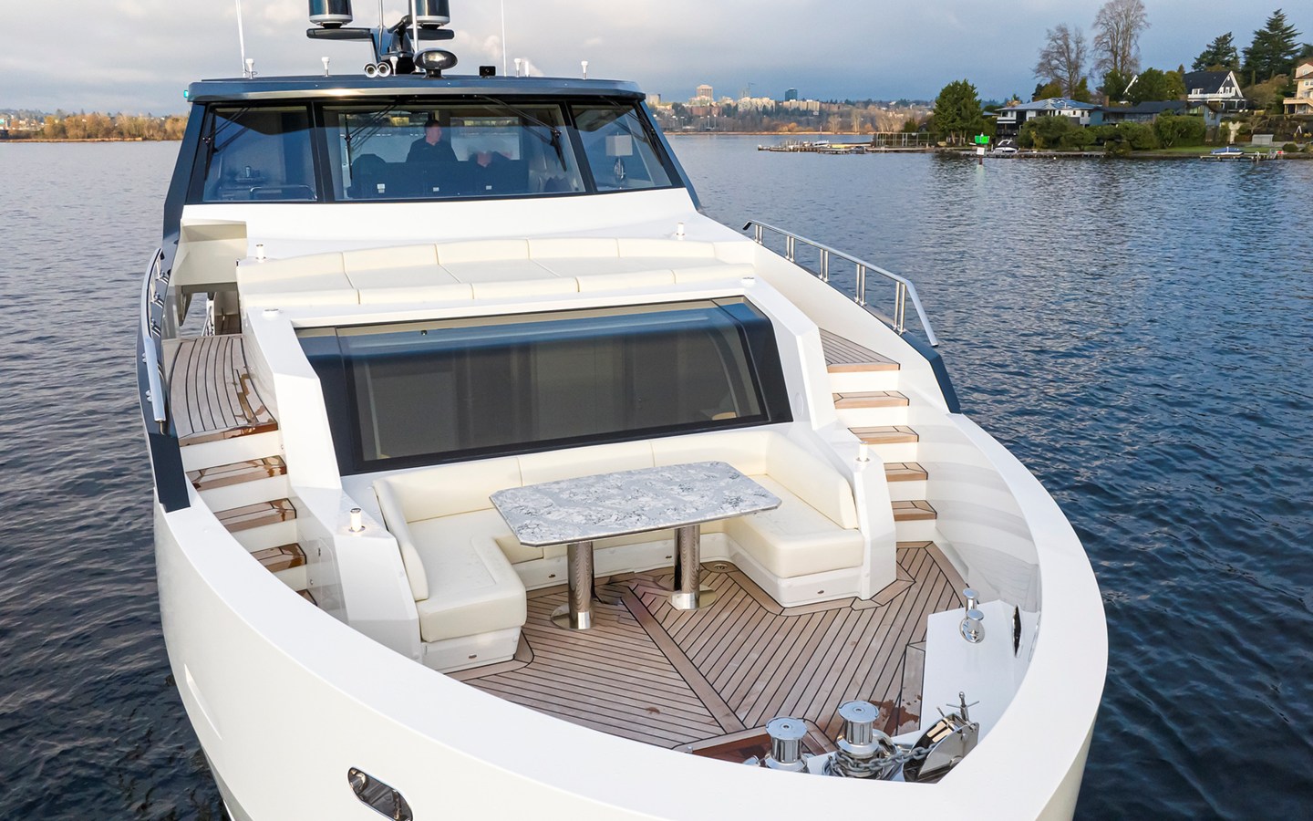 2027 Ocean Alexander 27R 12
