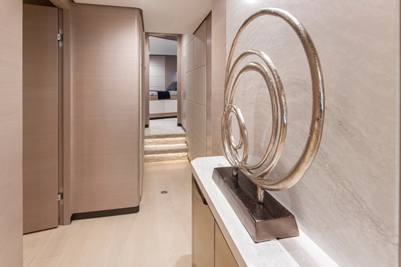 2027 Ocean Alexander 27R 54