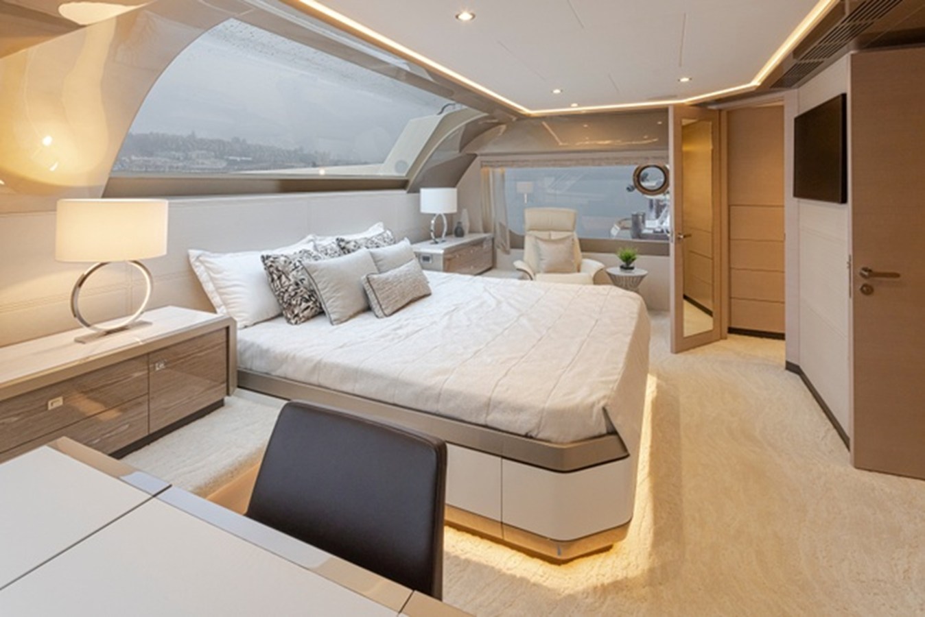 2027 Ocean Alexander 27R 55