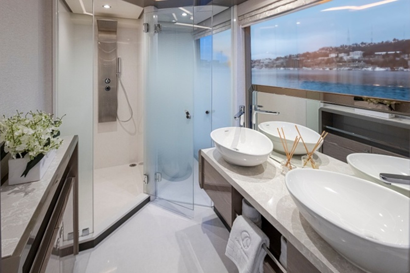 2027 Ocean Alexander 27R 63