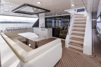 2027 Ocean Alexander 27R 14
