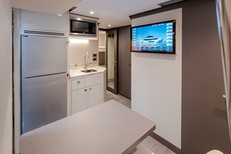2027 Ocean Alexander 27R 25