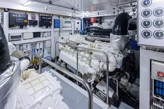 2027 Ocean Alexander 27R 34