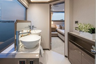 2027 Ocean Alexander 27R 62