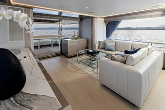 2027 Ocean Alexander 27R 66