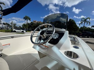 Boston Whaler 130 Super Sport 6 2027 Boston Whaler 130 Super Sport 7