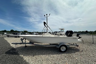 Boston Whaler 170 Montauk 0 2027 Boston Whaler 170 Montauk 1