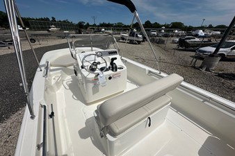 Boston Whaler 170 Montauk 4 2027 Boston Whaler 170 Montauk 5