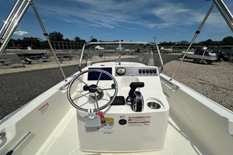 2027 Boston Whaler 170 Montauk 7