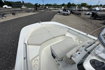 2027 Boston Whaler 170 Montauk 10