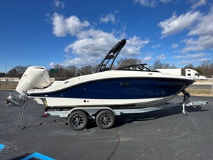 Sea Ray SPX 210 Outboard 2 2026 Sea Ray SPX 210 Outboard 3