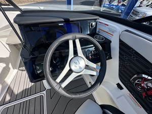 2026 Sea Ray SPX 210 Outboard 16