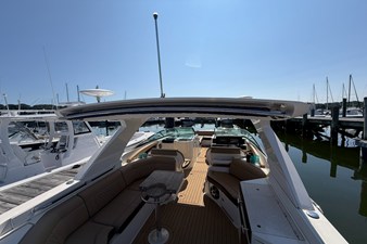 Sea Ray 350 SLX 10 2021 Sea Ray 350 SLX 11