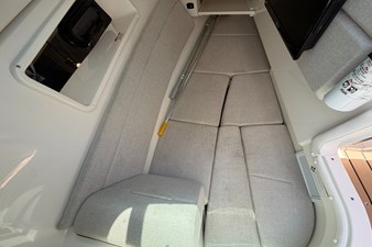Sea Ray 350 SLX 15 2021 Sea Ray 350 SLX 16