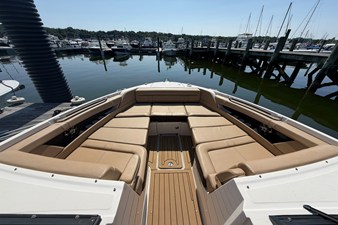 Sea Ray 350 SLX 20 2021 Sea Ray 350 SLX 21