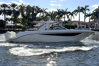 Sea Ray SLX 400 Outboard 2 2026 Sea Ray SLX 400 Outboard 3