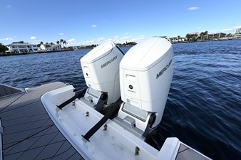 Sea Ray SLX 400 Outboard 10 2026 Sea Ray SLX 400 Outboard 11