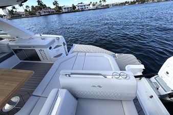 Sea Ray SLX 400 Outboard 14 2026 Sea Ray SLX 400 Outboard 15