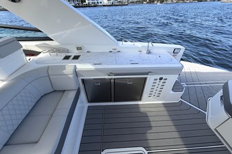 Sea Ray SLX 400 Outboard 18 2026 Sea Ray SLX 400 Outboard 19
