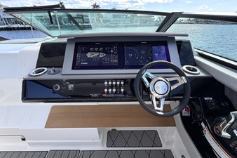Sea Ray SLX 400 Outboard 25 2026 Sea Ray SLX 400 Outboard 26