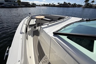 Sea Ray SLX 400 Outboard 31 2026 Sea Ray SLX 400 Outboard 32