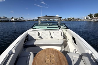 Sea Ray SLX 400 Outboard 38 2026 Sea Ray SLX 400 Outboard 39