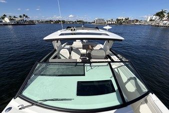 Sea Ray SLX 400 Outboard 39 2026 Sea Ray SLX 400 Outboard 40