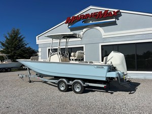 Boston Whaler 210 Montauk 4 2027 Boston Whaler 210 Montauk 5