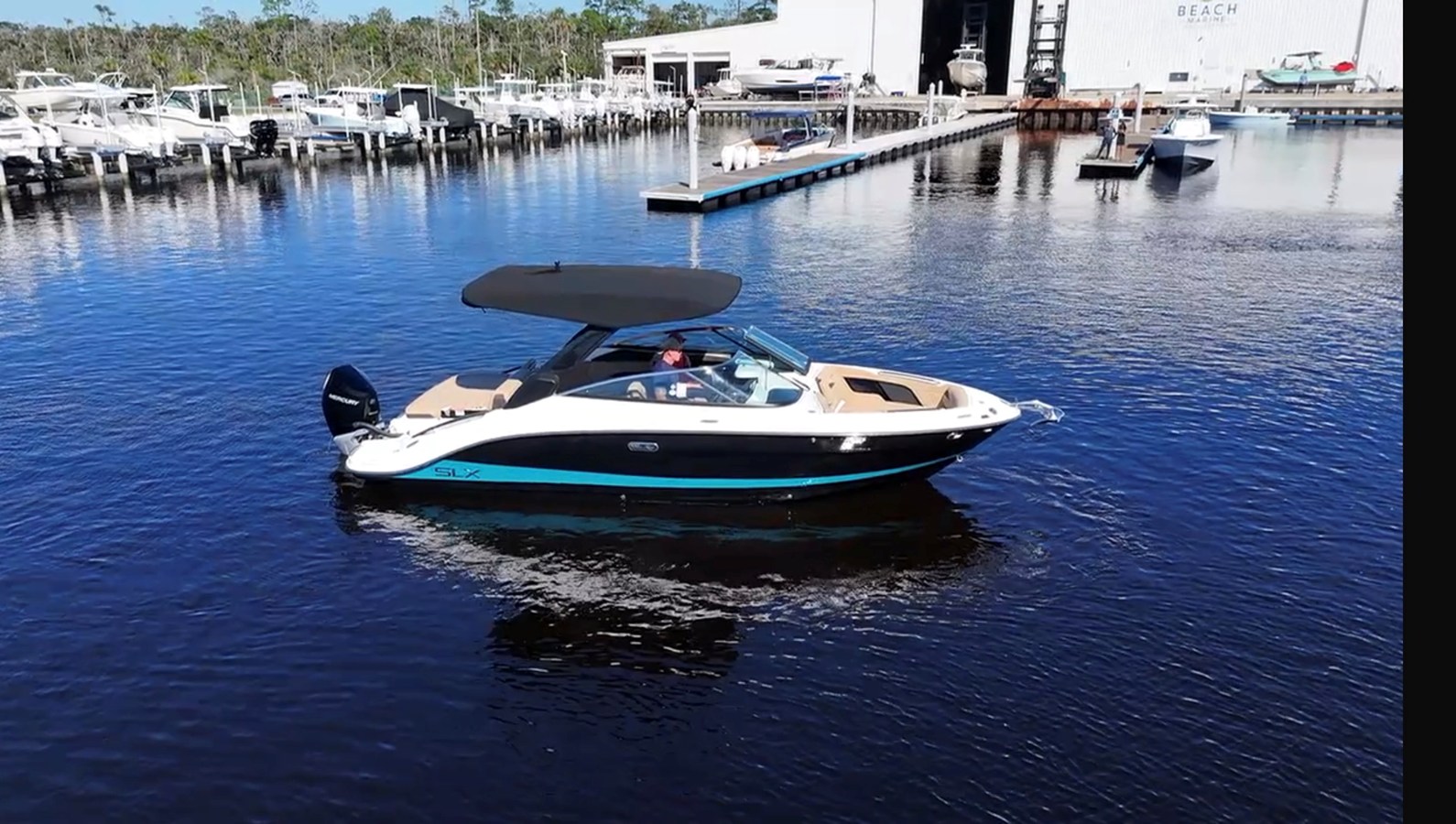 2027 Sea Ray SLX 260 Outboard 3