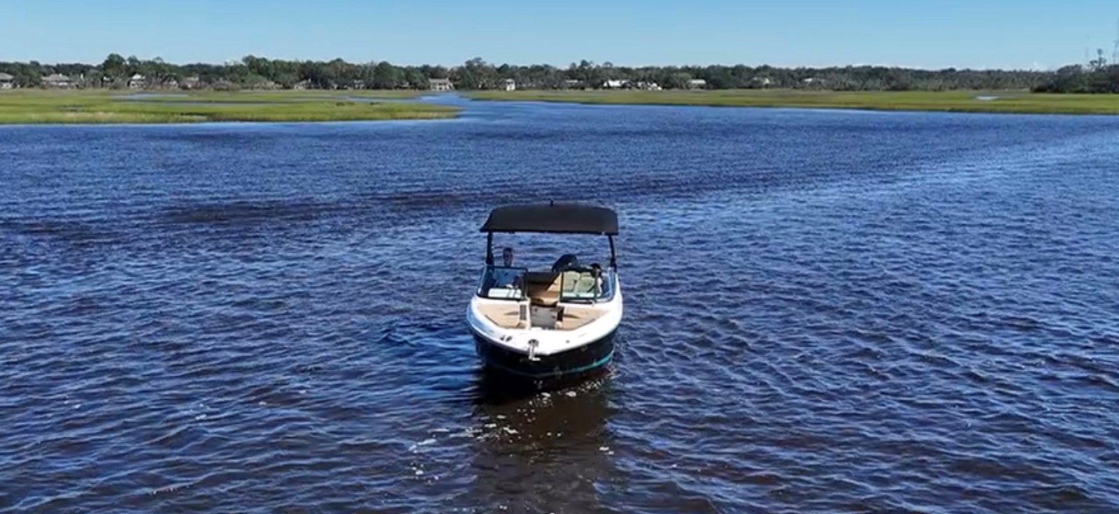 2027 Sea Ray SLX 260 Outboard 15