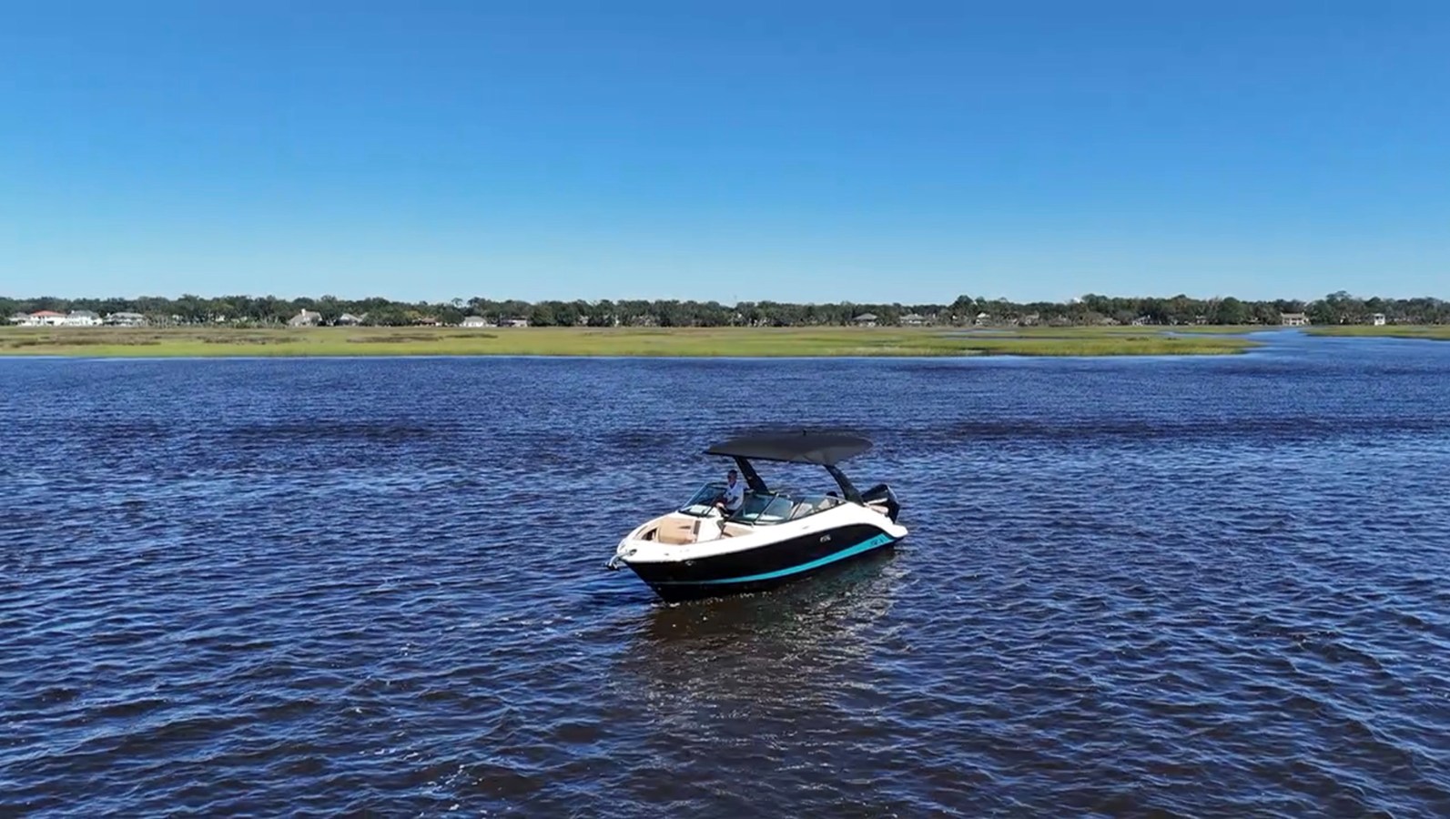2027 Sea Ray SLX 260 Outboard 17