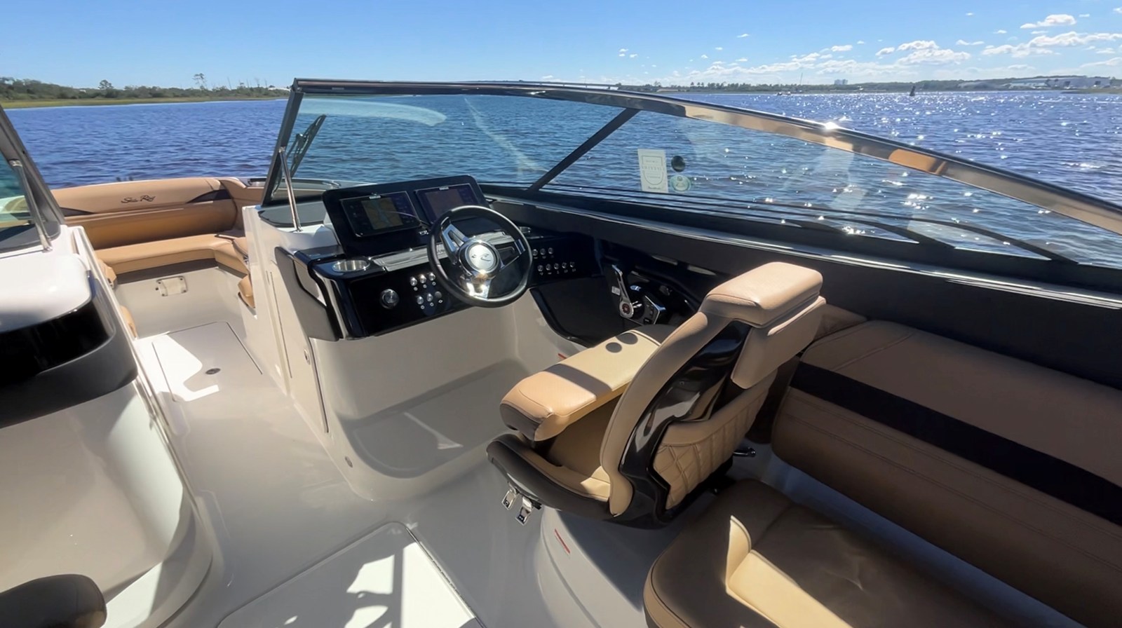 2027 Sea Ray SLX 260 Outboard 18