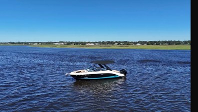 Sea Ray SLX 260 Outboard 3 2027 Sea Ray SLX 260 Outboard 4