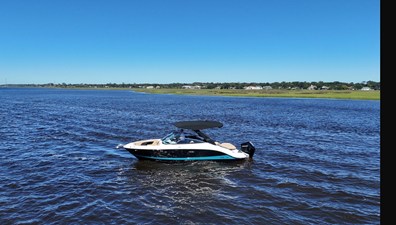 Sea Ray SLX 260 Outboard 4 2027 Sea Ray SLX 260 Outboard 5